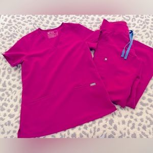 Xtra small top and small petite pants. Both technical collection.